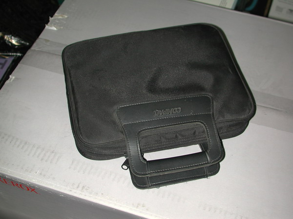 Ноутбук COMPAQ в сумке